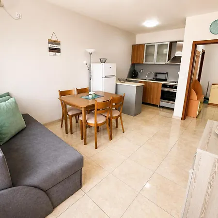 Apartment Glarus - 300meters From The